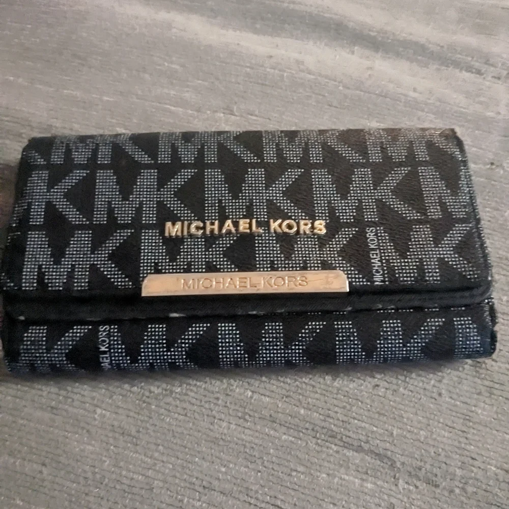 Wallet - Picture 1 of 1